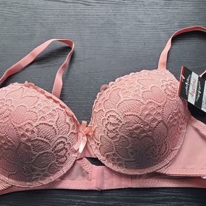 Underwire bra. 4/$30. Bundle and save